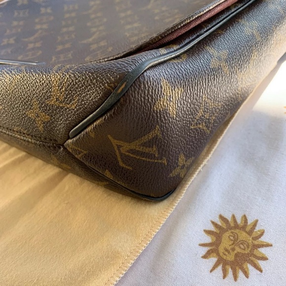 LOUIS VUITTON Monogram Macassar District Bag - Picture 5 of 8
